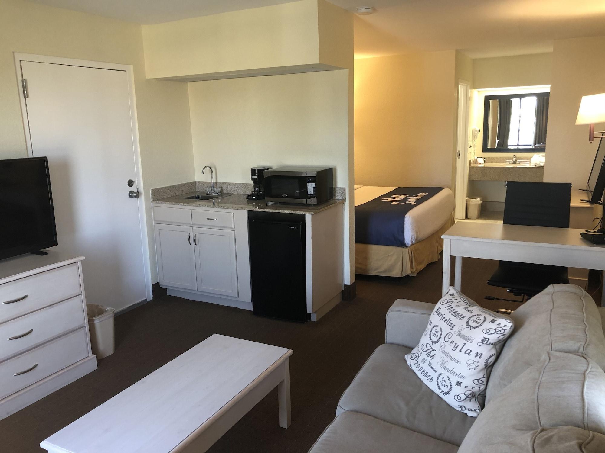 Days Inn & Suites By Wyndham Navarre - Near Beaches Hurlburt Zewnętrze zdjęcie